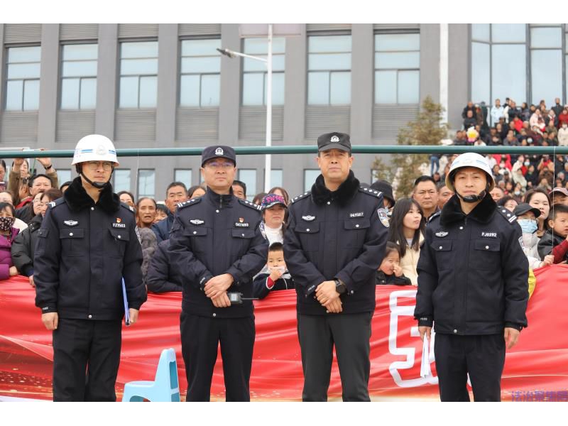 锣鼓喧天闹元宵 藏蓝坚守护平安——陕西洛川县公安局圆满完成2