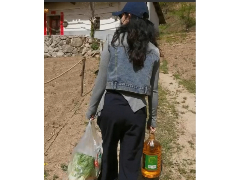 【端午送温暖】商洛柞水两女士翻山越岭向留守老人献爱心