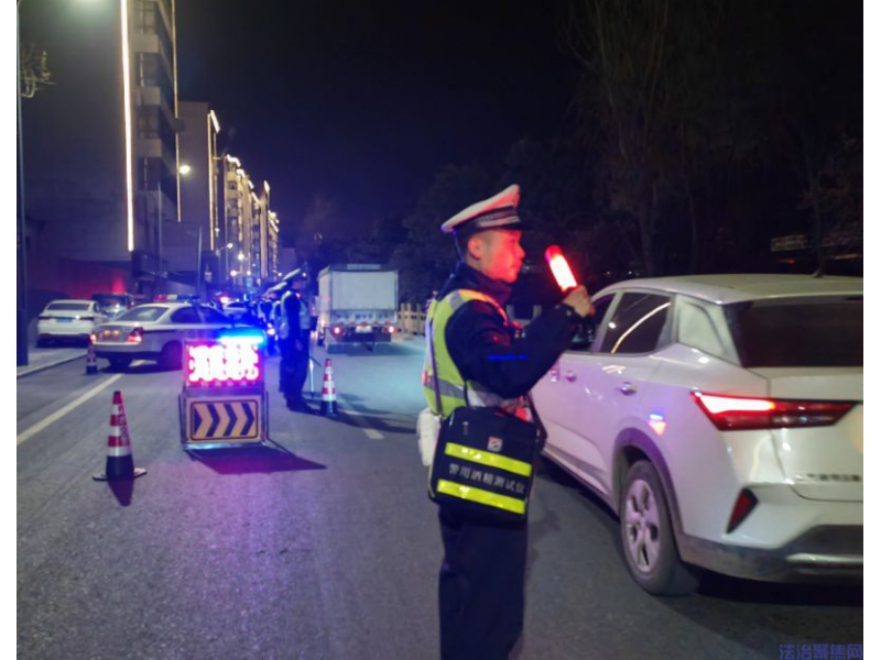 柞水公安交警打好“三场战役” 纵深推进春季农村道路交通违法整