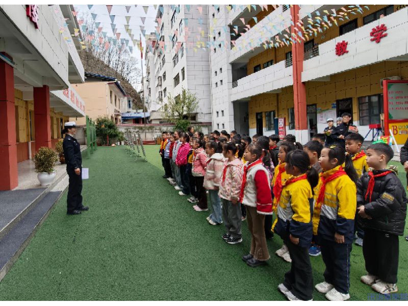 全国中小学生安全日：商洛柞水公安交警进校园播撒交通安全种子