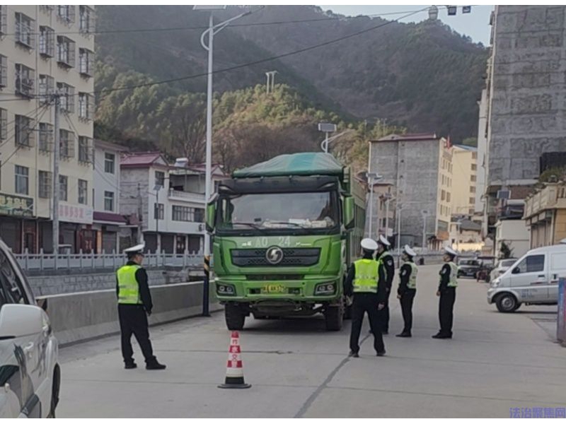 商洛瓦房口、红岩寺派出所联合开展交通违法专项整治行动  