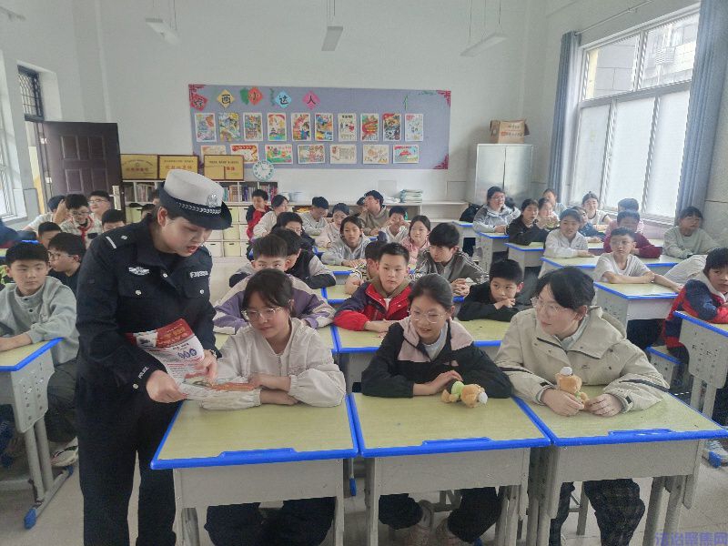 平安伴童行 快乐庆五一：商洛柞水公安交警进校园开展交通安全宣