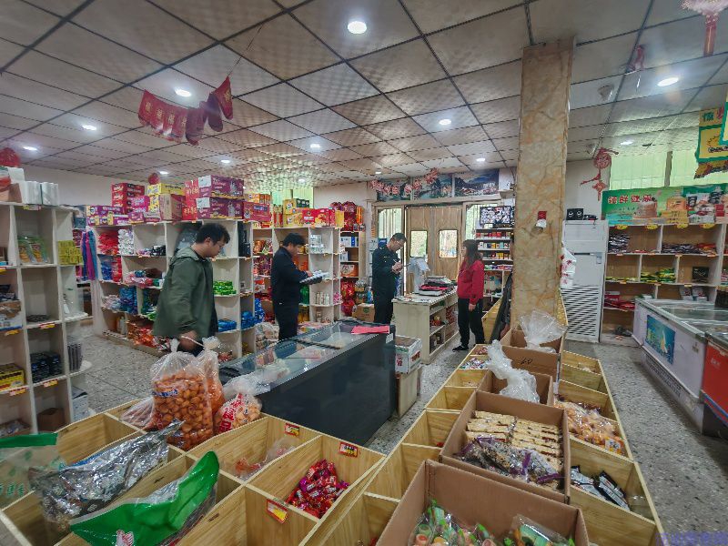 商洛柞水红岩寺派出所联合市监所开展食品安全专项检查 筑牢平安